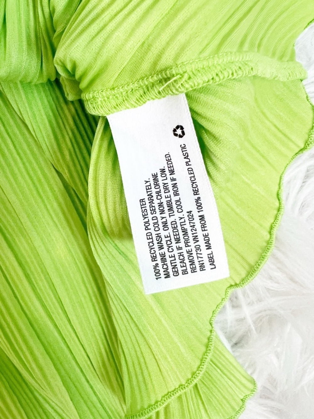 FUTURE COLLECTIVE GABRIELLA KAREFA-JOHNSON TARGET 2PC GREEN SKIRT CROP BLOUSE XS - Picture 4 of 5